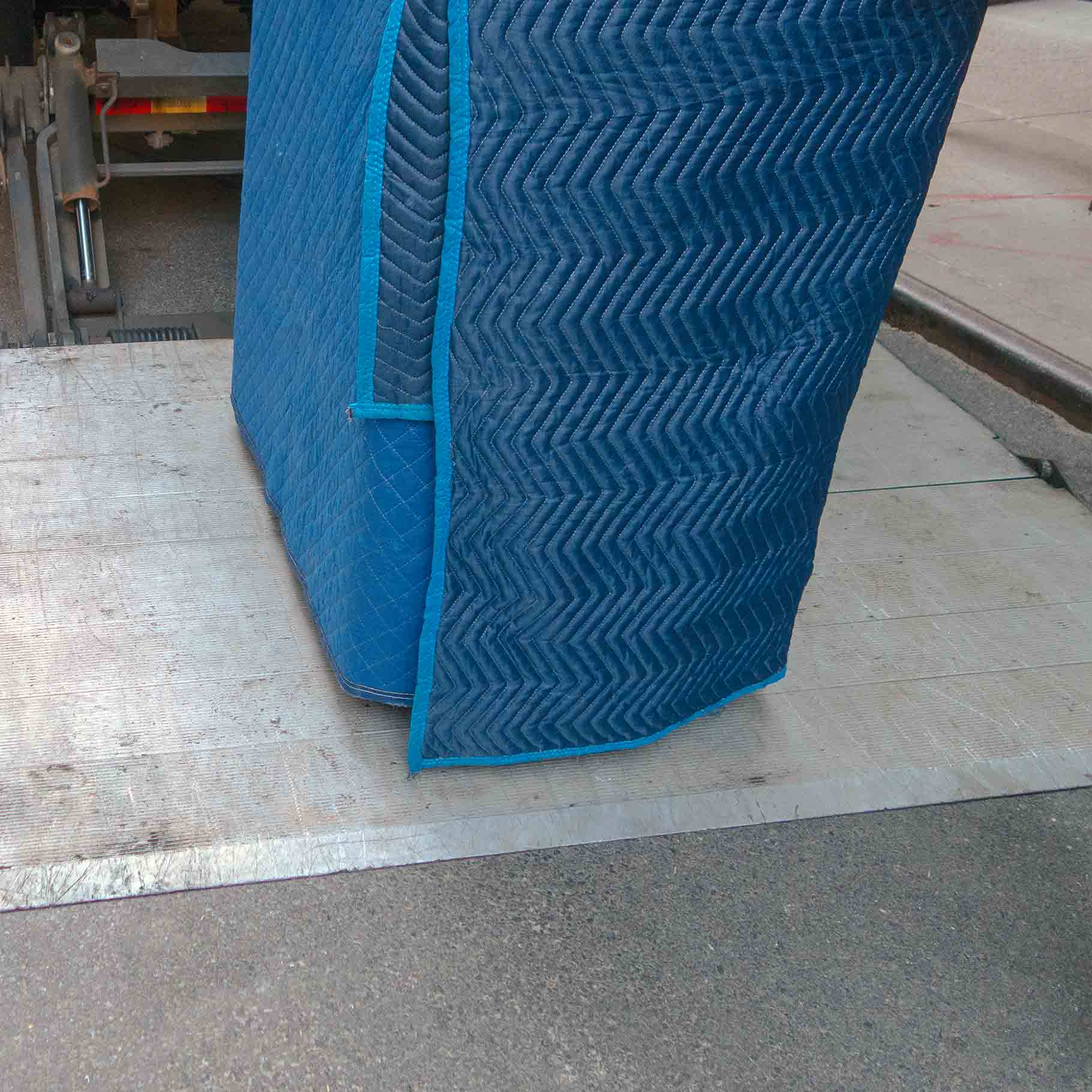 Furniture Moving Blanket Heavy Duty Quilted Blue 1.8m x 3.4m - Omni Packaging 