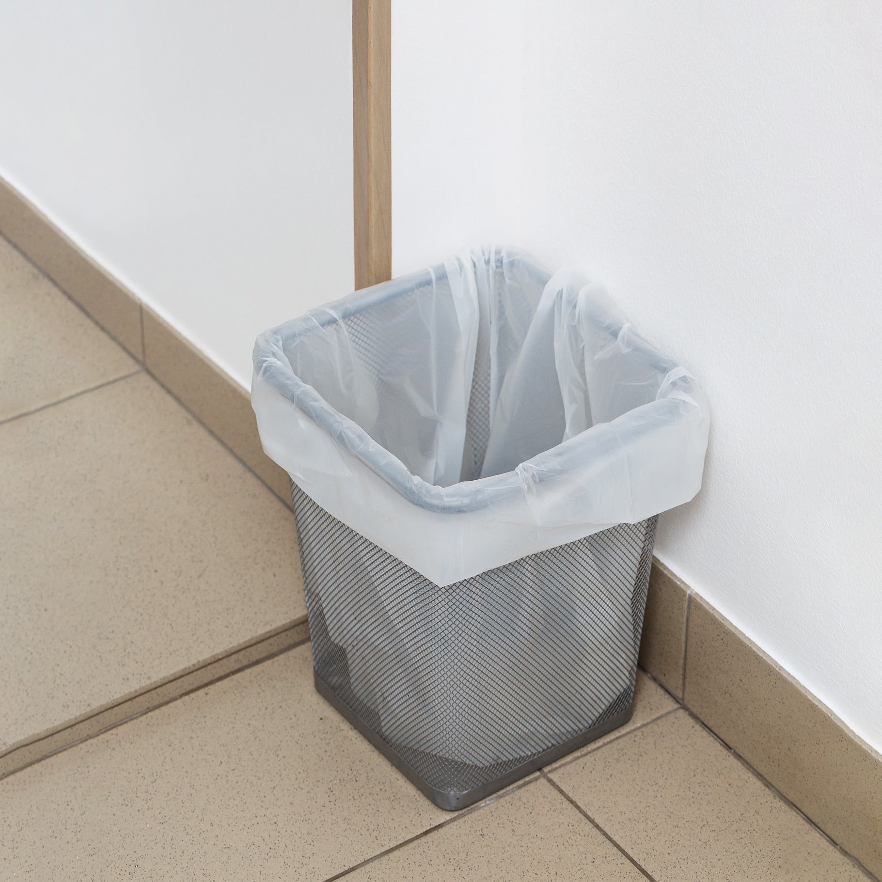 Bin Liners Small Kitchen Tidy White 18L 540 x 450mm (1000/ctn) - Omni Packaging 