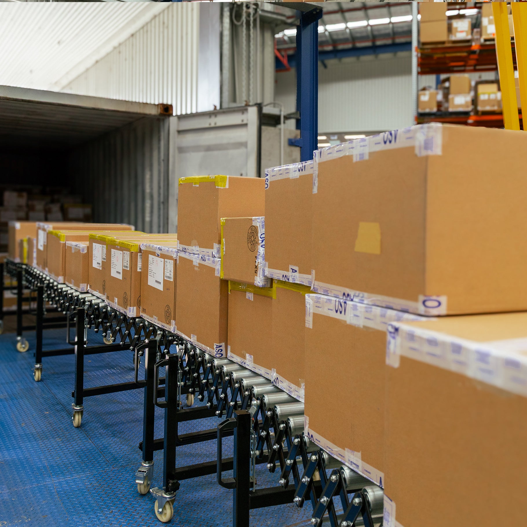 Expandable Steel Roller Conveyor 760mm W x 1.5-4.0m L - Omni Packaging 