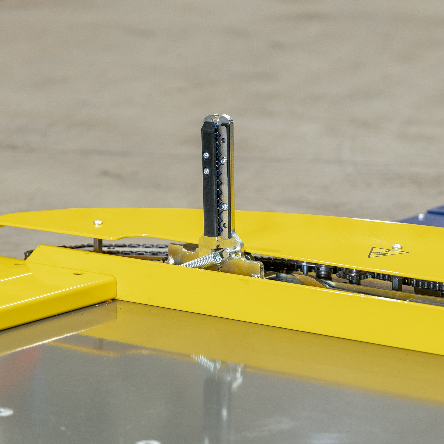 Pallet Wrapping Machine Omni Base Power Prestretch Supercut with 1800mm turntable - Omni Packaging 