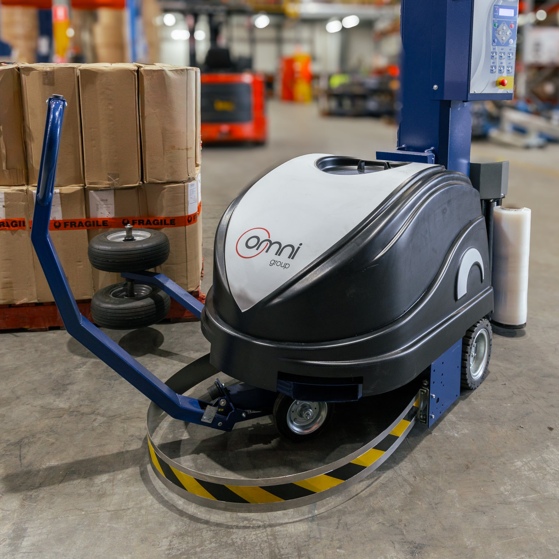 Pallet Wrapping Machine Omni Viverra Mobile Wrapper PPS and Auto cut-off - Omni Packaging 