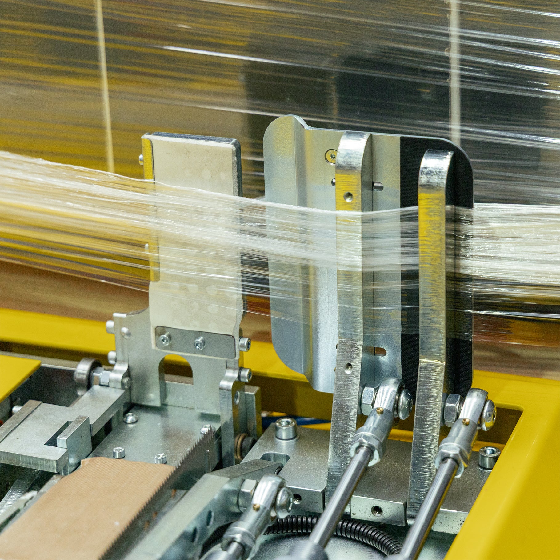 Pallet Wrapping Machine Omni SuperPlus Power Prestretch - Omni Packaging 