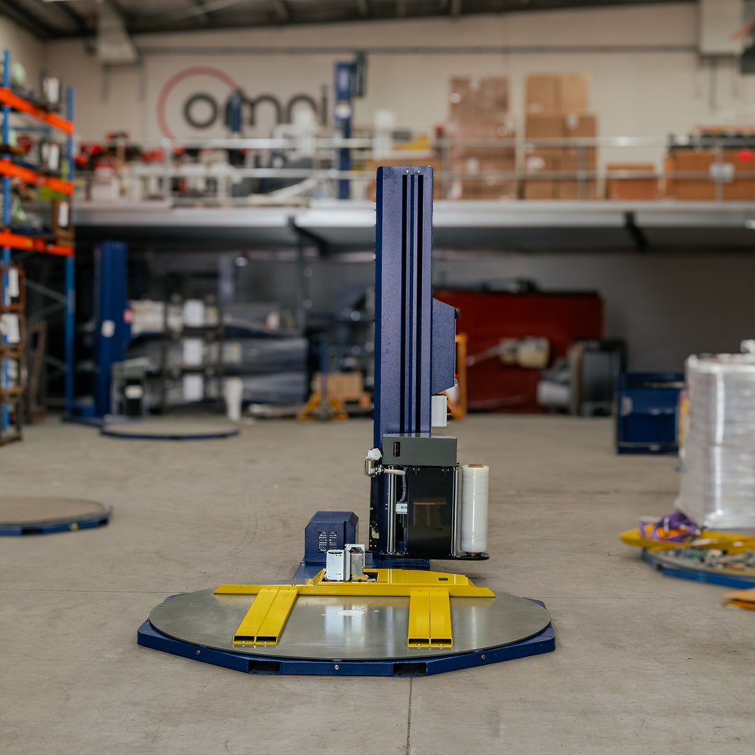 Pallet Wrapping Machine Omni SuperPlus Power Prestretch - Omni Packaging 