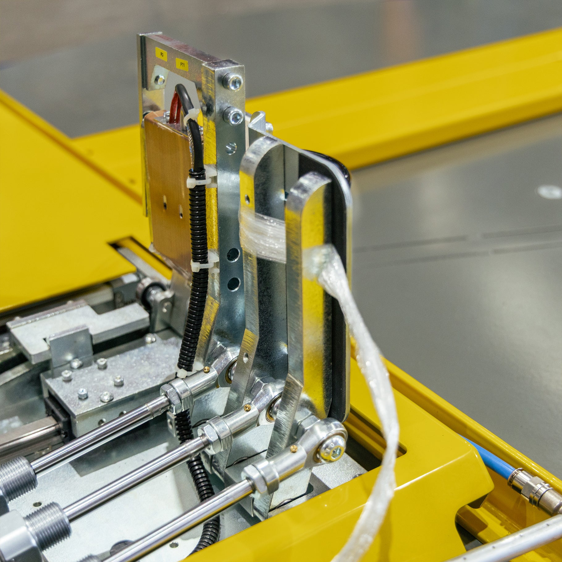 Pallet Wrapping Machine Omni SuperPlus Power Prestretch - Omni Packaging 