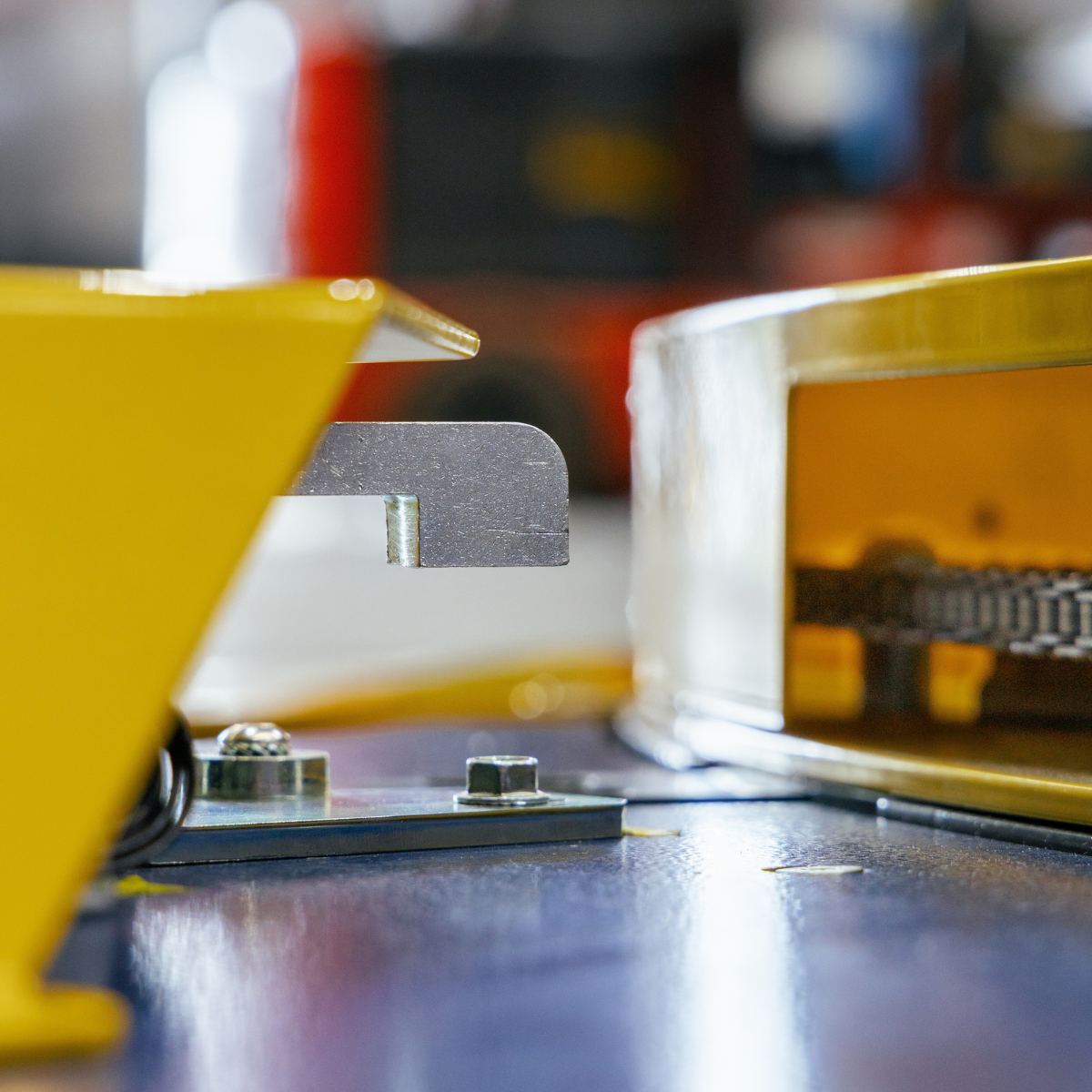 Plana Pallet Wrapping Machine with SuperCut™ | 18mm Turntable Height